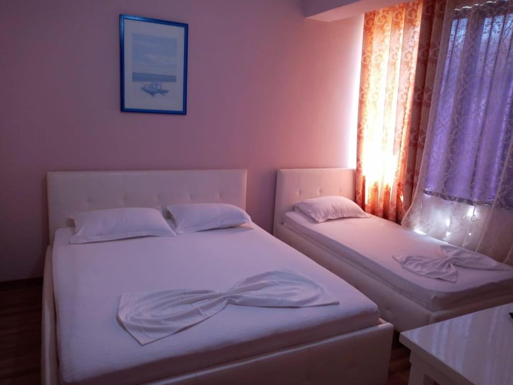 British Hotel Himare Exterior foto