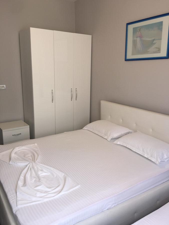British Hotel Himare Exterior foto